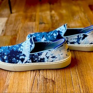 Size 6.5 Rothy’s Blue Shibori Sneakers